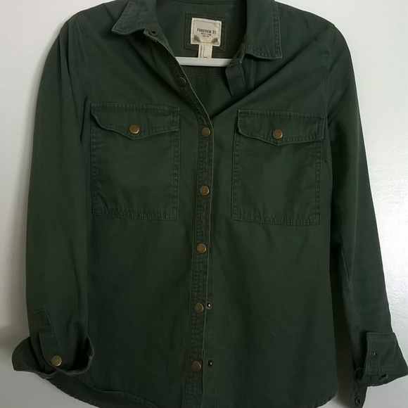 Forever 21 Tops - Green button down shirt, bronze buttons